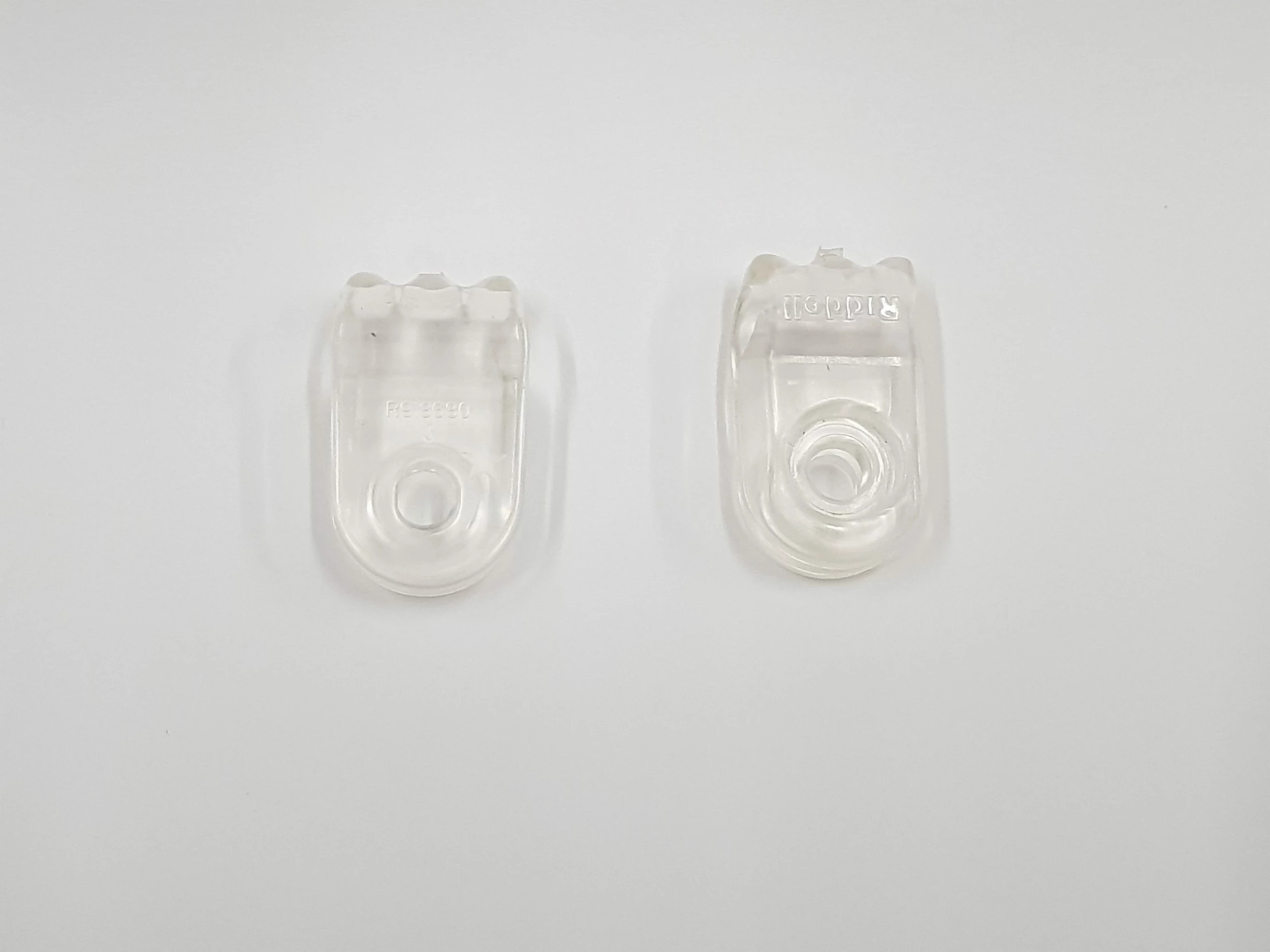 Riddell Top Face Mask Mounting Clip - HS4 S-Bar (R918680) 1 Riddell Top Face Mask Mounting Clip - HS4 S-Bar (R918680)